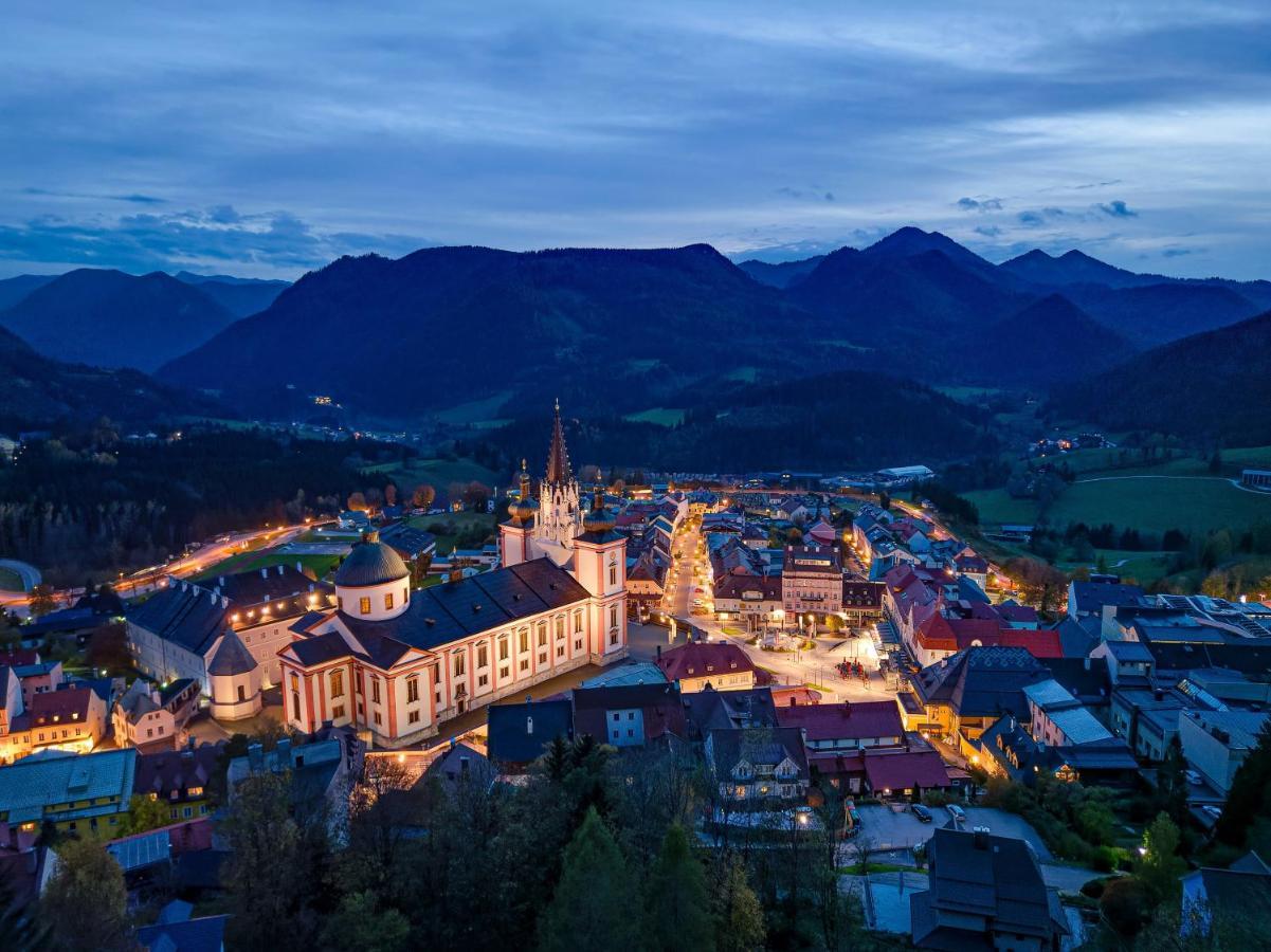 Hideaway Hotel Montestyria Chalets & Suiten มาเรียตเซลล์ ภายนอก รูปภาพ