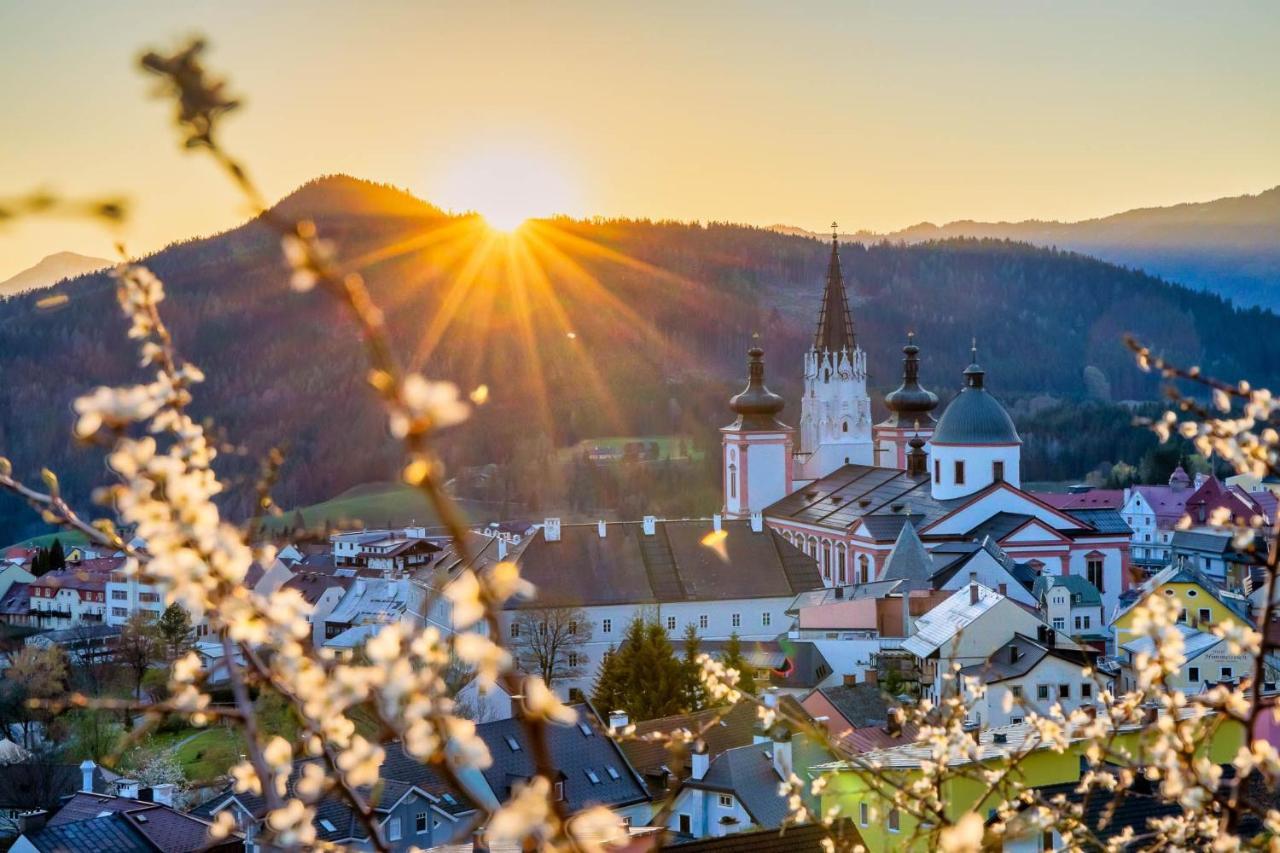 Hideaway Hotel Montestyria Chalets & Suiten มาเรียตเซลล์ ภายนอก รูปภาพ